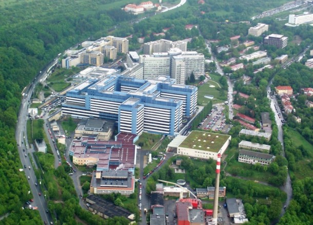 Университетская больница Мотол - Photo 1