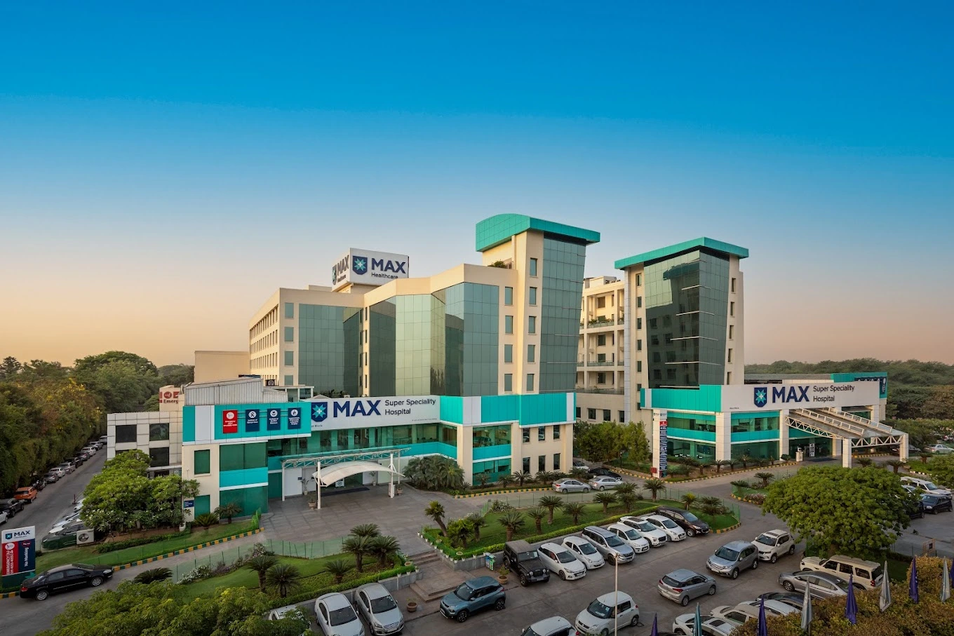 Max Healthcare Clinics Network